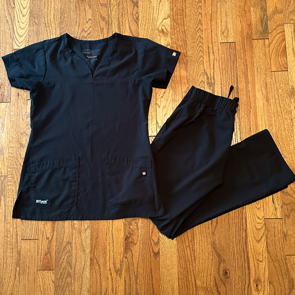 Grey’s Anatomy Black Scrub Set XS, Petite